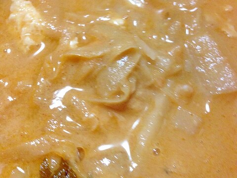 挽肉とごぼうのごま味噌スープ